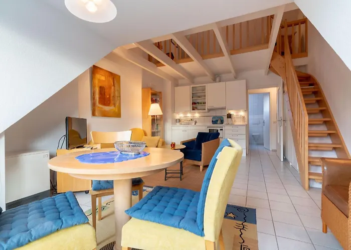 Zum Leuchtturm Böhl